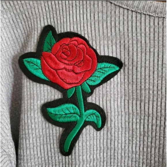 H&M Divided Women's Embroidered Gray Rib-Knit Pullover Sweatshirt Size Medium - Picture 10 of 15